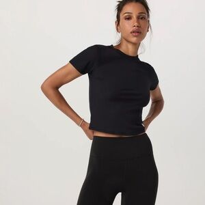 Vuori Women’s Pose Fitted Tee
